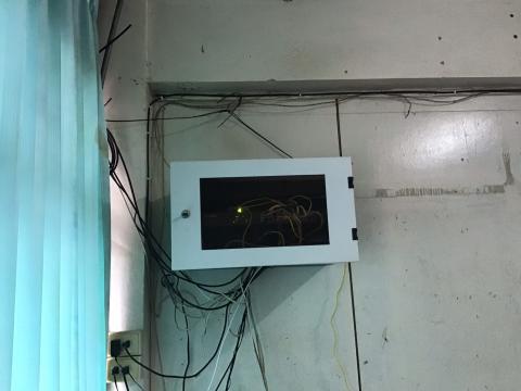 ภาพการเชื่อมเครื่องคอมพิวเตอร์ Server และการวาง Switch HUB