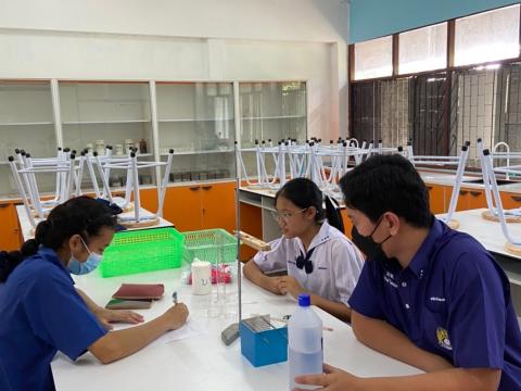 ภาพห้องปฏิบัติการวิทยาศาสตร์ ระดับชั้นมัธยมศึกษาปีที่ 2
