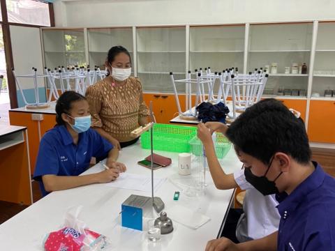 ภาพห้องปฏิบัติการวิทยาศาสตร์ ระดับชั้นมัธยมศึกษาปีที่ 2