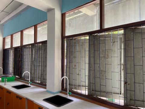 ภาพห้องปฏิบัติการวิทยาศาสตร์ ระดับชั้นมัธยมศึกษาปีที่ 2