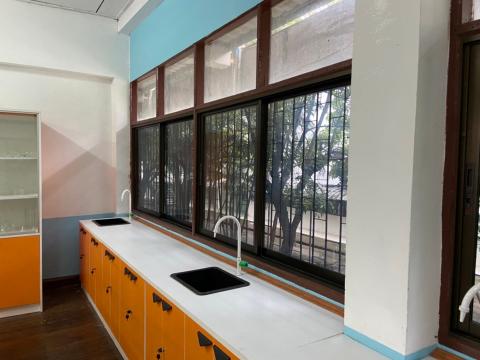 ภาพห้องปฏิบัติการวิทยาศาสตร์ ระดับชั้นมัธยมศึกษาปีที่ 2